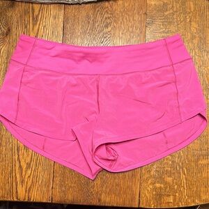 Lululemon Speed Up Low-Rise Short 2.5"
Sonic Pink size 6